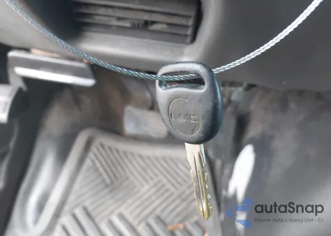 2002 GMC Savana Standard from USA, damaged, VIN 1GTHG35RX21224106